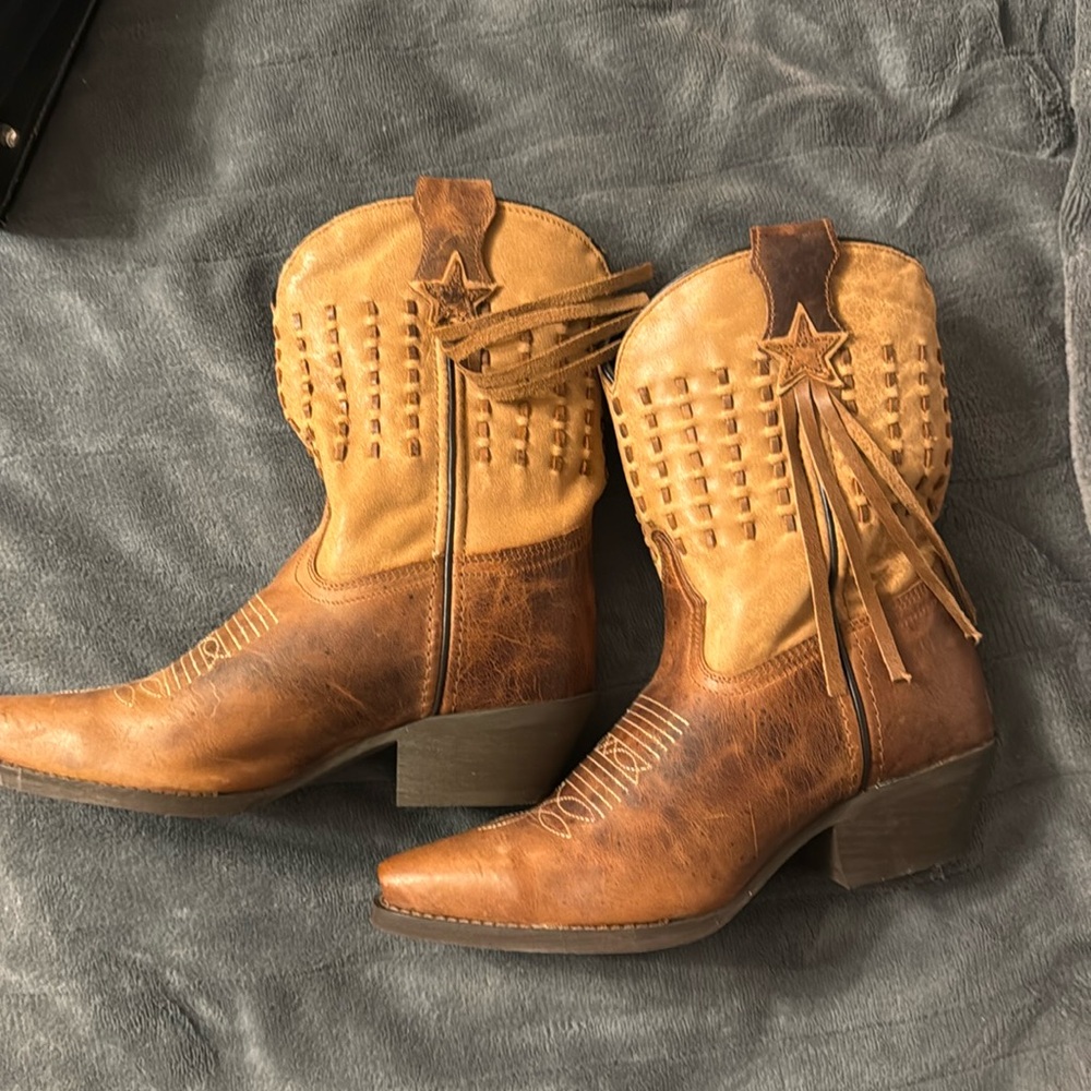 Laredo brown leather boots size 6M